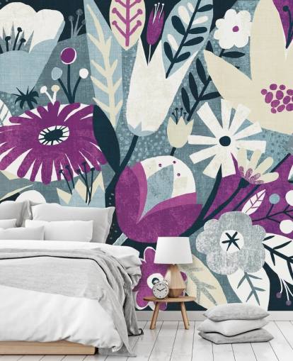 Papel pintado floral morado, blanco y azul