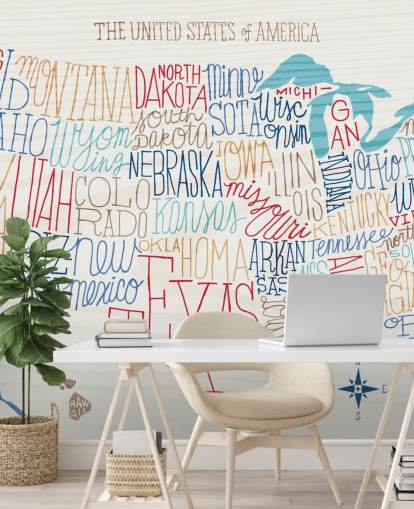 Estados escritos à mão no mural do mapa dos EUA