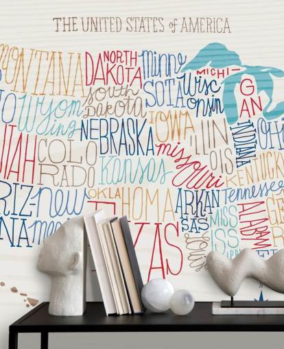 Estados escritos à mão no mural do mapa dos EUA