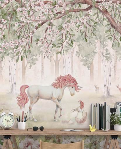 mural de papel pintado de unicornios en el bosque