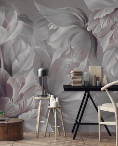 peinture murale florale foncée avec de grandes tulipes