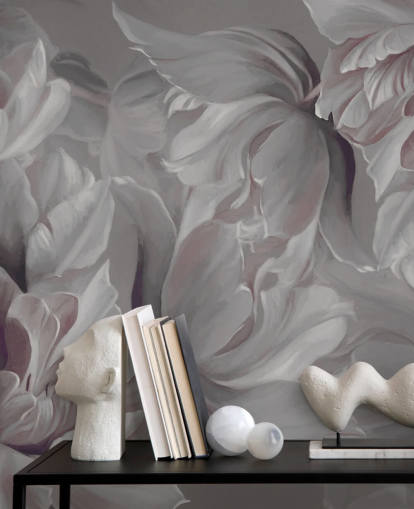 mural floral oscuro con tulipanes grandes