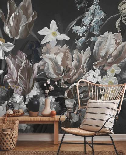 mural de parede floral escuro com buquê de peônias