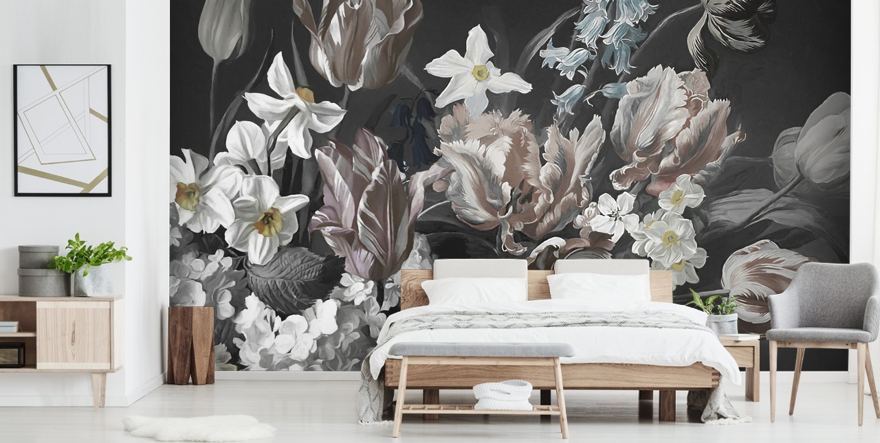 mural de pared floral oscuro con ramo de peonías