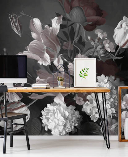 mörk blommig väggmålning med bukett tulpaner