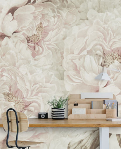 grande murale floreale con peonie rosa cipria di Marina Stupakova per camere da letto