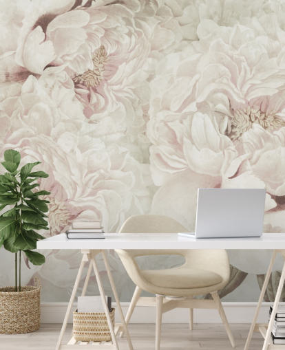 grande murale floreale con peonie rosa cipria di Marina Stupakova per camere da letto