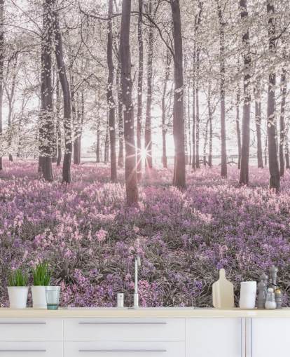 carta da parati rosa con foresta di campanule