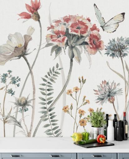 Peinture murale florale colorée avec papillon