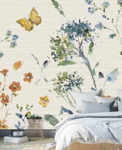 bloemen- en vlindermuurschildering in blauw en oranje