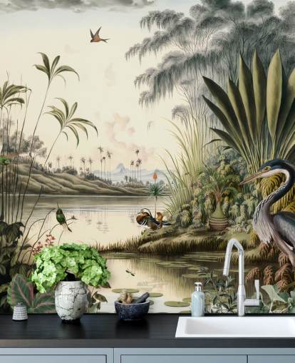 Papel de parede de rio tropical com palmeiras e pássaros