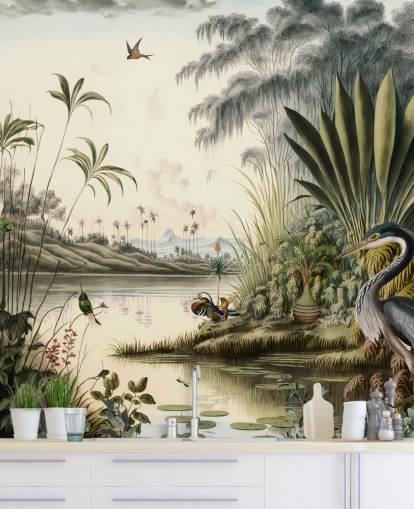 Carta da parati con fiume tropicale con palme e uccelli