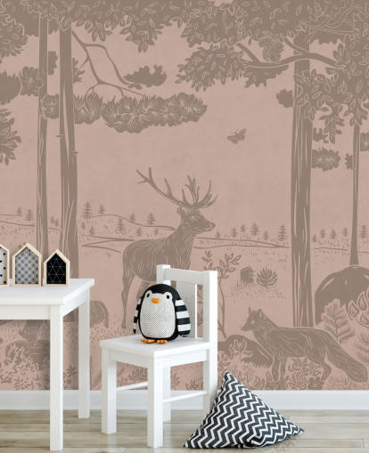 roze kinderbosmuurschildering genaamd Monochrome Forest - Vintage Pink van Kikki Belle voor slaapkamers en kinderdagverblijven