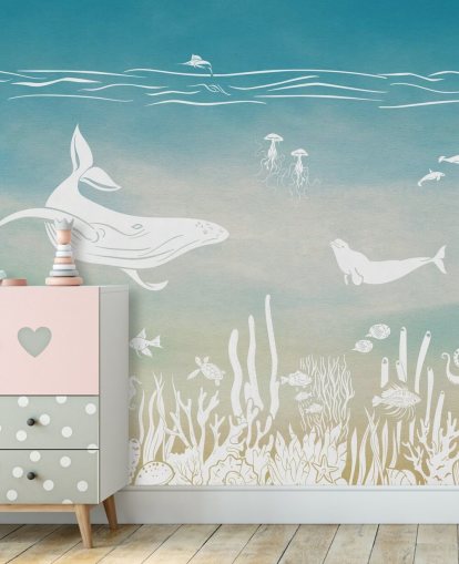 mural de papel de parede infantil monocromático azul chamado Monochrome Sea - Blue Aqua de Kikki Belle para creches e quartos infantis