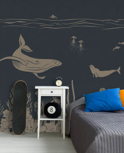 papier peint mural bleu foncé pour enfants appelé Monochrome Sea - Vintage Blue de Kikki Belle pour chambres papier peint mural bleu foncé pour enfants appelé Monochrome Sea - Vintage Blue de Kikki Belle pour chambres