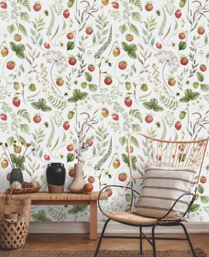 mural de papel de parede vermelho e verde Kikki Belle chamado Strawberry Hill para creches, cozinhas e salas de jogos