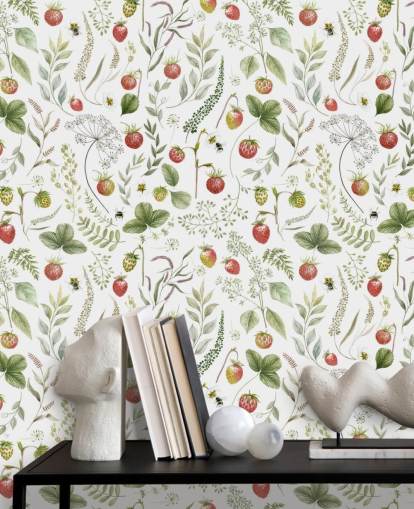 carta da parati murale rossa e verde Kikki Belle chiamata Strawberry Hill per asili nido, cucine e sale giochi