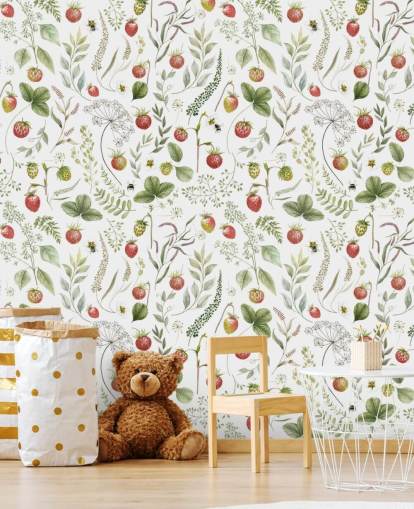 mural de papel de parede vermelho e verde Kikki Belle chamado Strawberry Hill para creches, cozinhas e salas de jogos