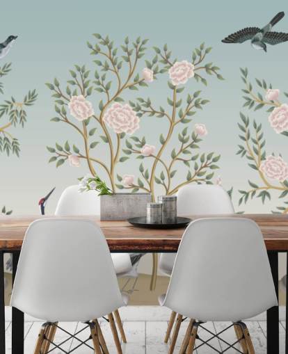 blaues Chinoiserie-Tapetenbild namens Blue Chinoiserie Bird Sanctuary für Schlafzimmer und Wohnzimmer