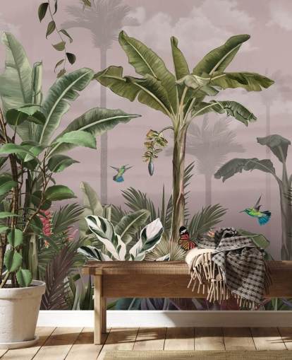 rosa skogtapet veggmaleri kalt A Busy Tropical Forest på Wallsauce for soverom