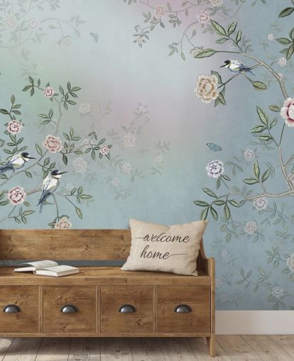 carta da parati murale con giardino di rose blu chiamata Birds Singing in the Rose Garden Blue at Wallsauce per camere da letto, salotti e bagni