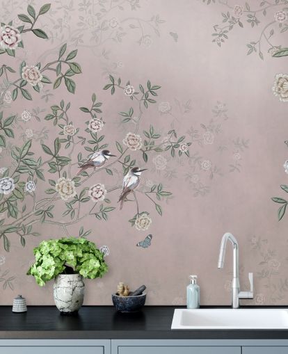 papier peint mural de roseraie rose appelé Birds Singing in the Rose Garden Pink at Wallsauce pour les chambres, les salons et les salles de bain papier peint mural de roseraie rose appelé Birds Singing in the Rose Garden Pink at Wallsauce pour les chambres, les salons et les salles de bain