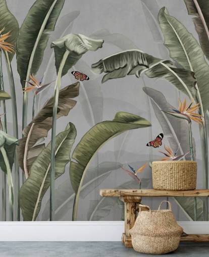 grijs en groen junglebehang genaamd Palm Trees and Butterflies Grey bij Wallsauce