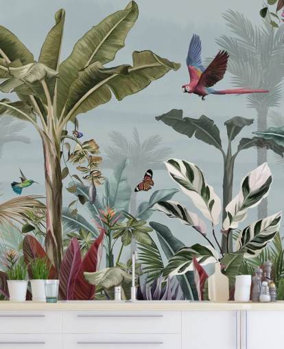 papel pintado azul de la jungla llamado Parrot Flying Through the Jungle Blue en Wallsauce para salas de estar