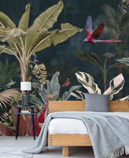 carta da parati murale sulla giungla chiamata Parrot Flying Through the Jungle at Wallsauce per camere da letto e salotti