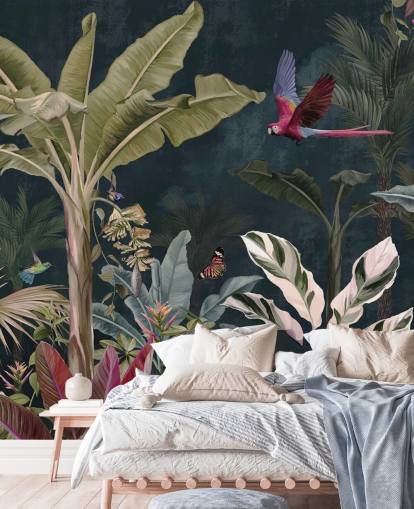 carta da parati murale sulla giungla chiamata Parrot Flying Through the Jungle at Wallsauce per camere da letto e salotti