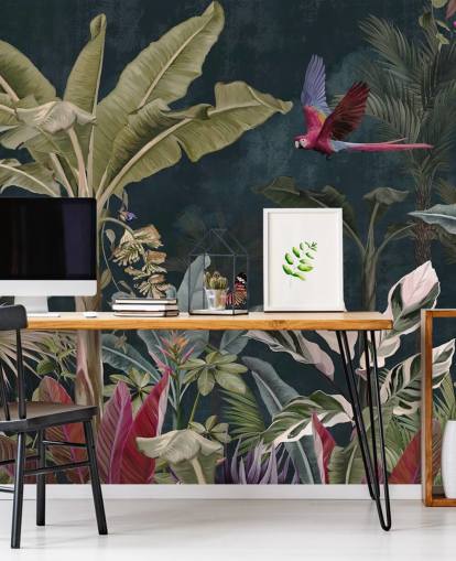 Dschungel-Tapete mit dem Titel Parrot Flying Through the Jungle at Wallsauce für Schlafzimmer und Wohnzimmer