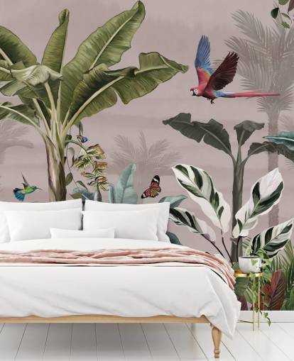 rosa djungel tapetväggmålning som heter Parrot Flying Through the Jungle Pink på Wallsauce för sovrum och badrum