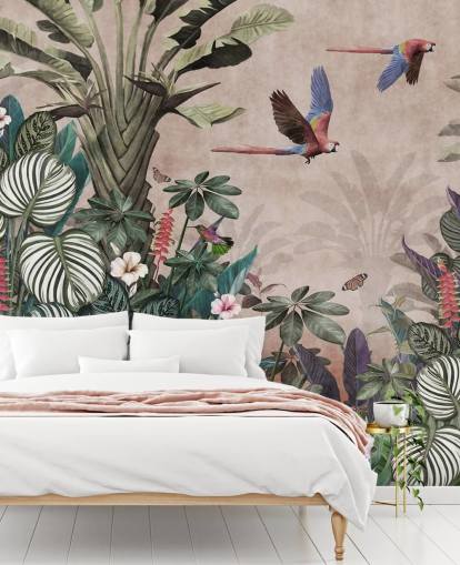 rosa papegøye tapet veggmaleri kalt Parrot Jungle Flight Pink på Wallsauce for soverom, stuer og bad rosa papegøye tapet veggmaleri kalt Parrot Jungle Flight Pink på Wallsauce for soverom, stuer og bad