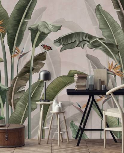 rosa djungel tapetväggmålning som heter Palm Trees and Butterflies Pink på Wallsauce för sovrum och vardagsrum