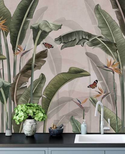 roze jungle behangmuurschildering genaamd Palm Trees and Butterflies Pink at Wallsauce voor slaapkamers en woonkamers