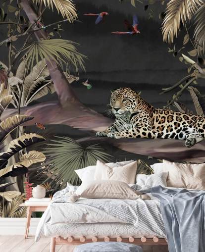 mørk jungle tapetmaleri kaldet Relaxing Jungle Jaguar Dark på Wallsauce til soveværelser og stuer