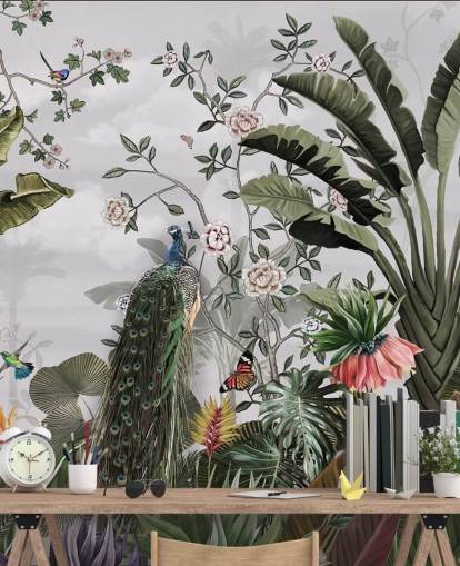 Graues Pfauentapeten-Wandbild namens Tropical Forest Peacock Grey bei Wallsauce für Badezimmer, Küchen und Schlafzimmer