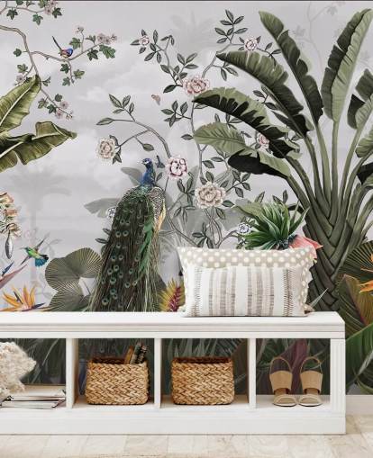 Graues Pfauentapeten-Wandbild namens Tropical Forest Peacock Grey bei Wallsauce für Badezimmer, Küchen und Schlafzimmer