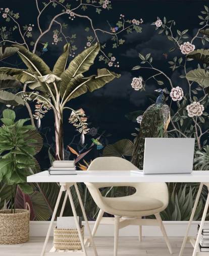 fresque murale en forme de paon bleu marine appelée Tropical Forest Peacock Navy à Wallsauce pour les chambres et les salons