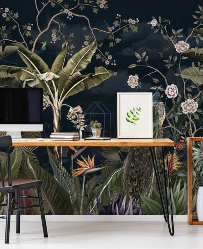 fresque murale en forme de paon bleu marine appelée Tropical Forest Peacock Navy à Wallsauce pour les chambres et les salons