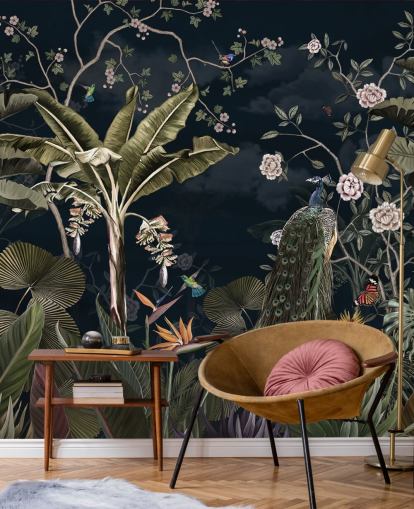 laivastonsininen riikinkukko-seinämaalaus nimeltä Tropical Forest Peacock Navy Wallsaucessa makuuhuoneisiin ja olohuoneisiin laivastonsininen riikinkukko-seinämaalaus nimeltä Tropical Forest Peacock Navy Wallsaucessa makuuhuoneisiin ja olohuoneisiin