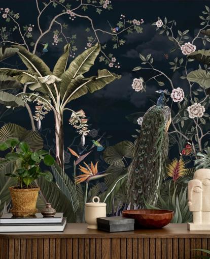 marinpåfågel väggmålning kallad Tropical Forest Peacock Navy på Wallsauce för sovrum och vardagsrum