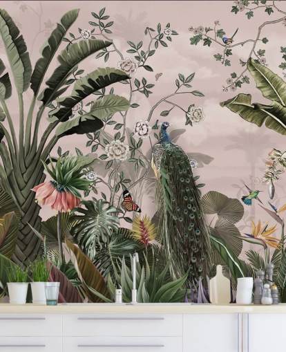 rosafarbenes tropisches Tapeten-Wandbild namens Tropical Forest Peacock Pink in Wallsauce für Schlafzimmer und Wohnzimmer rosafarbenes tropisches Tapeten-Wandbild namens Tropical Forest Peacock Pink in Wallsauce für Schlafzimmer und Wohnzimmer