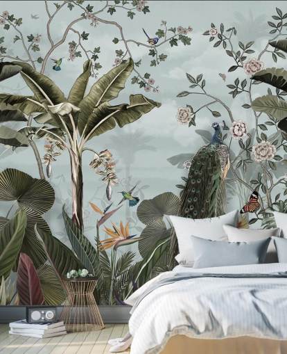 murale con giungla celeste chiamato Tropical Forest Peacock Sky Blue at Wallsauce per camere da letto, bagni e sale da pranzo