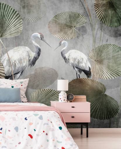 grüne Vintage-Dschungel-Tapete namens Vintage Jungle Cranes Green at Wallsauce für Schlafzimmer, Flure und Wohnzimmer
