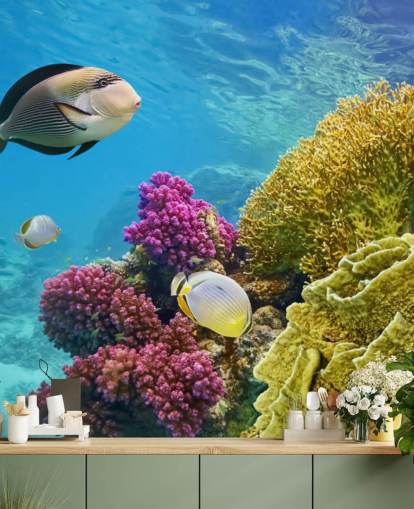 Decorazione murale con pesci e coralli colorati
