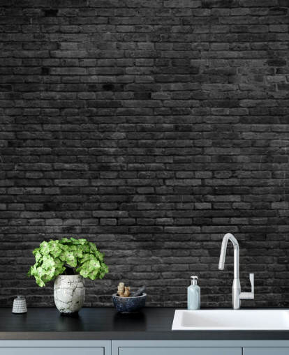 mural de papel de parede de tijolo preto e cinza chamado Black Painted Brick Wall para cozinhas, salas de estar e quartos