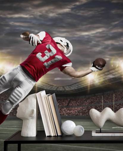 murale scuro con football americano chiamato One-Handed Catch per camere da letto per adolescenti e grotte maschili