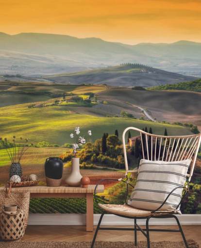 Toskana-Landschaft im warmen Abend Wallpaper