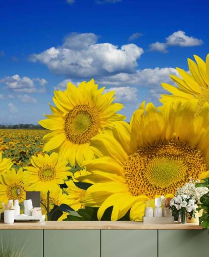 Behang met gele zonnebloemen
